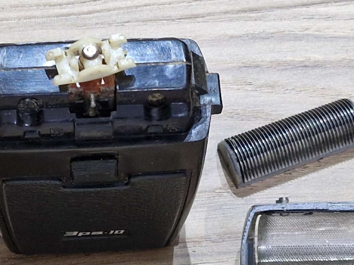 Sovietinė elektrinė barzdaskutė Era 10 - nuotraukos Nr. 11
