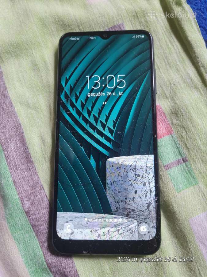Samsung galaxy pilnai veikia krito skilo kraštas