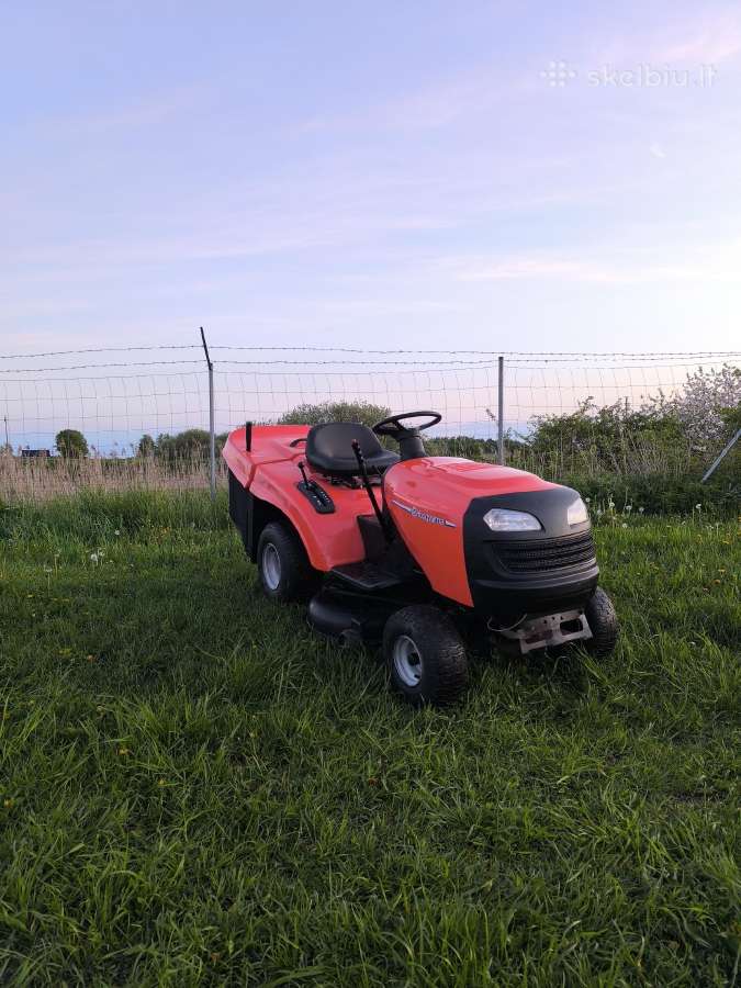 Sodo traktorius Husqvarna mecahninis