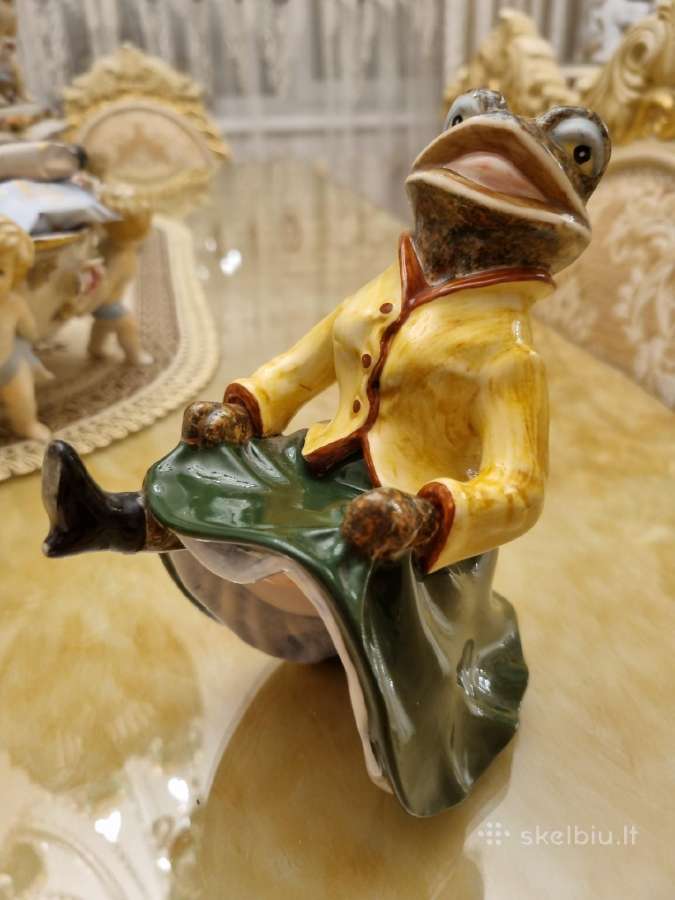 Kolekcinė porceliano statulėlė Ponia Rupūžė