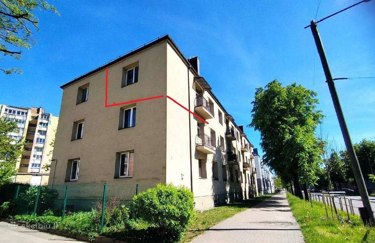 Buto dalis, 40/100 trijų kambarių buto