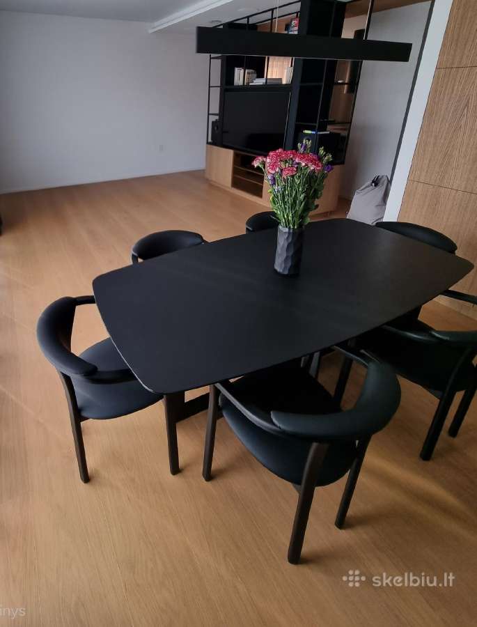 Parduodu valgoma stala 2m x 1m Matinis Juodas