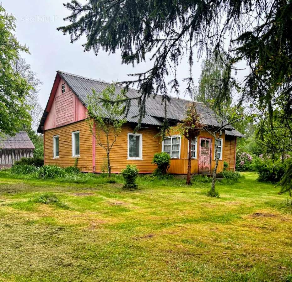 Sodyba su nuosavu mišku ir žemės sklypu