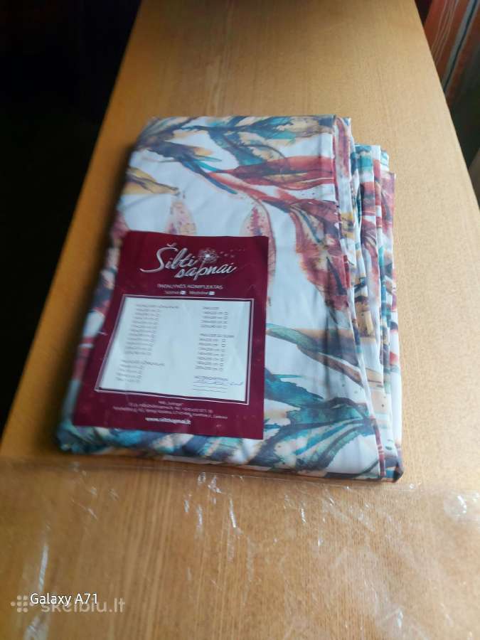 Užvalkalas Satino medžiagos 30€ur.