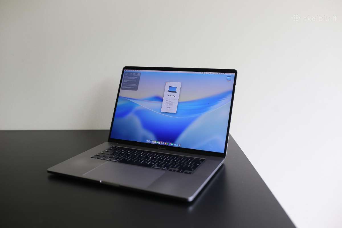 MacBook Pro 16" i9 32gb RAM 1tb 8gb Radeon