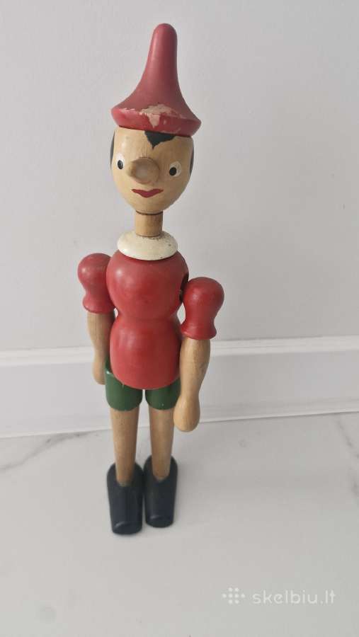 Medinė buratino lėlė