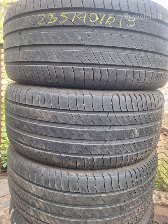 235/40/r19 225/40/r19 275/35/r20