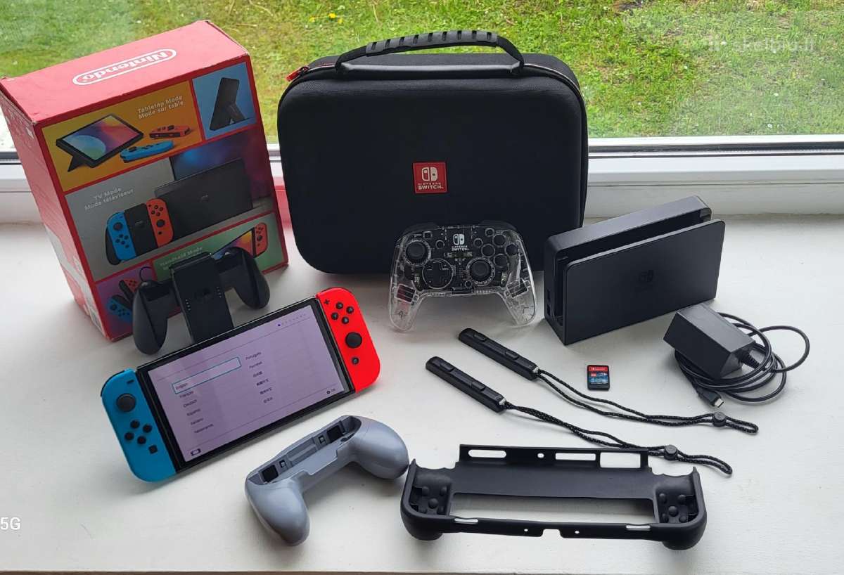 Nintendo Switch Oled + daug priedų