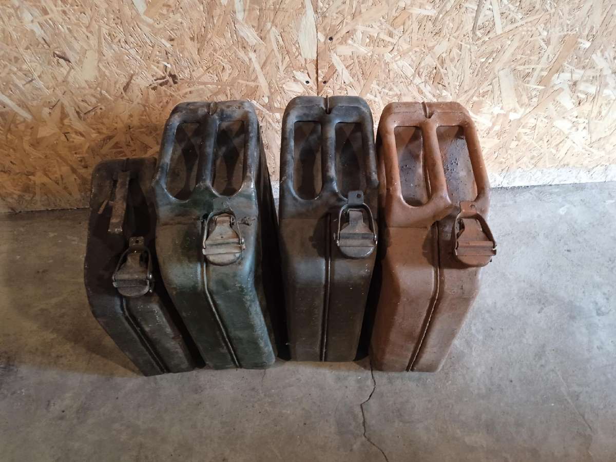 Metaliniai kanistrai 20l