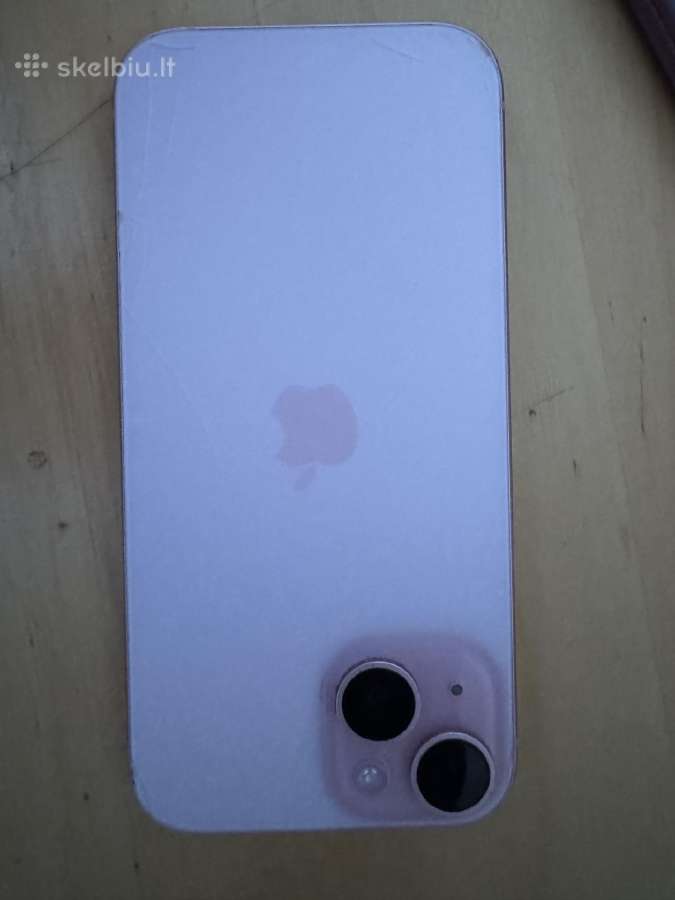 iPhone 15 rožinis