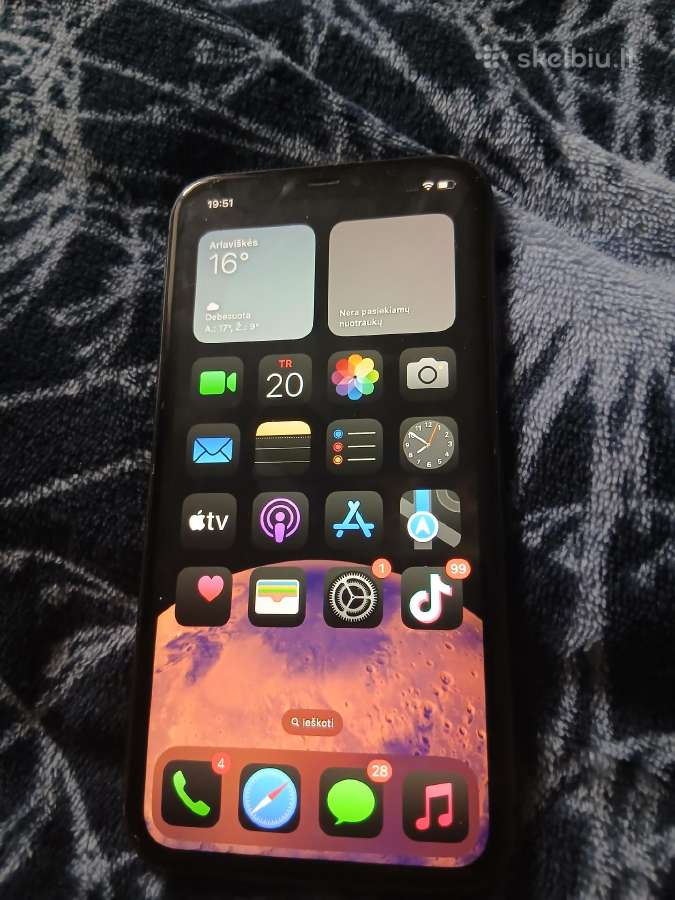 iPhone 11