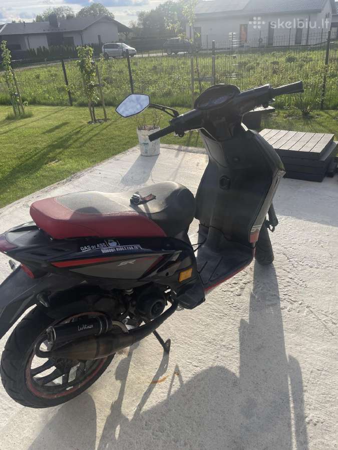 Aprilia sr motard - nuotraukos Nr. 3