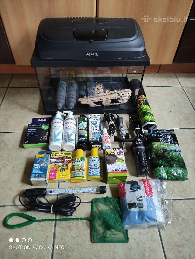 Parduodamas akvariumas su įranga ir priežiūros pr.