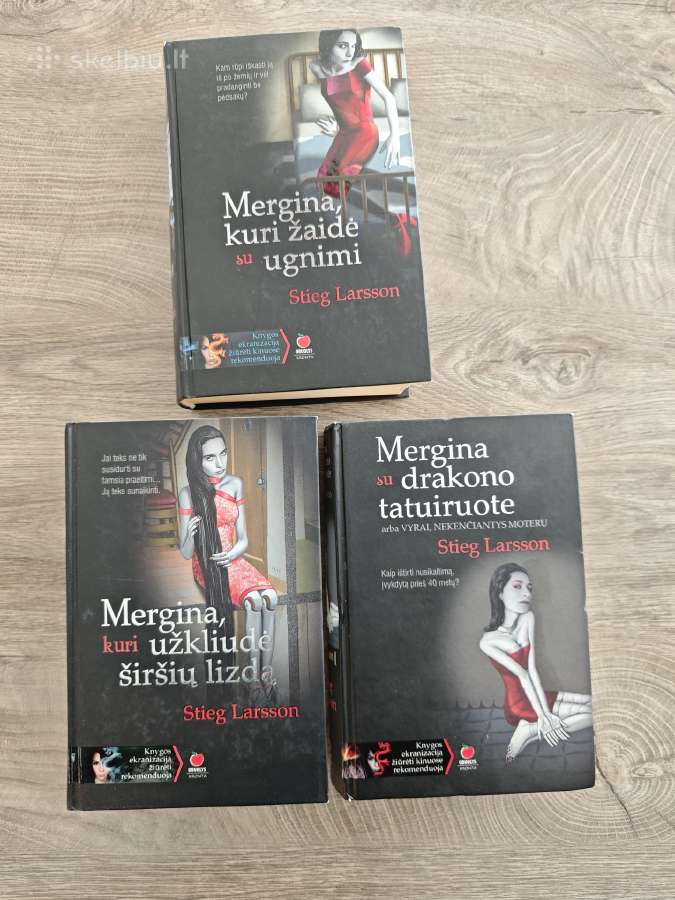 Mergina su drakono tatuiruote