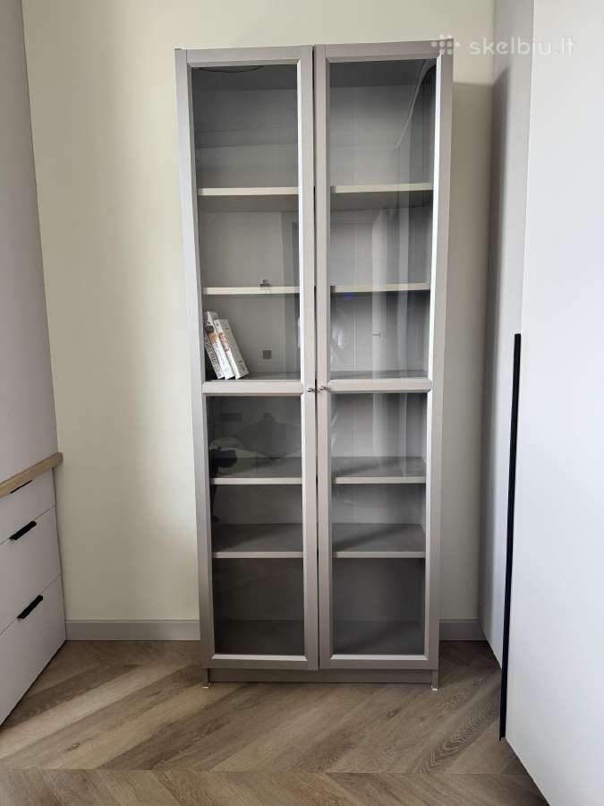 Ikea Billy knygų spinta su stiklinėmis durelėmis