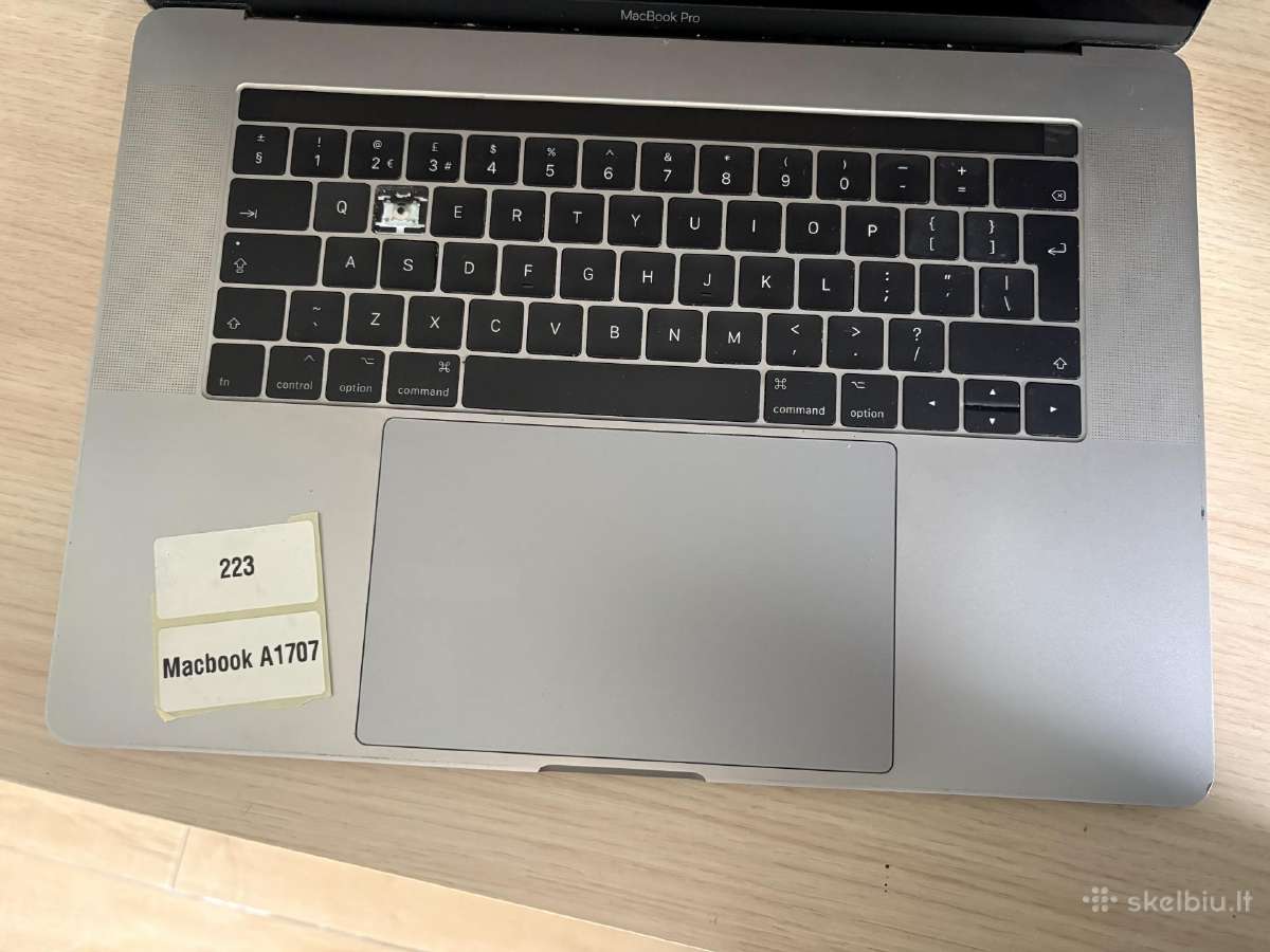 Apple MacBook A1707