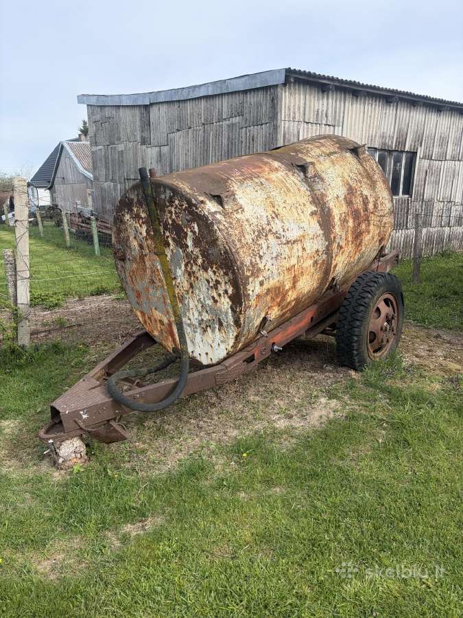 Vandens backa