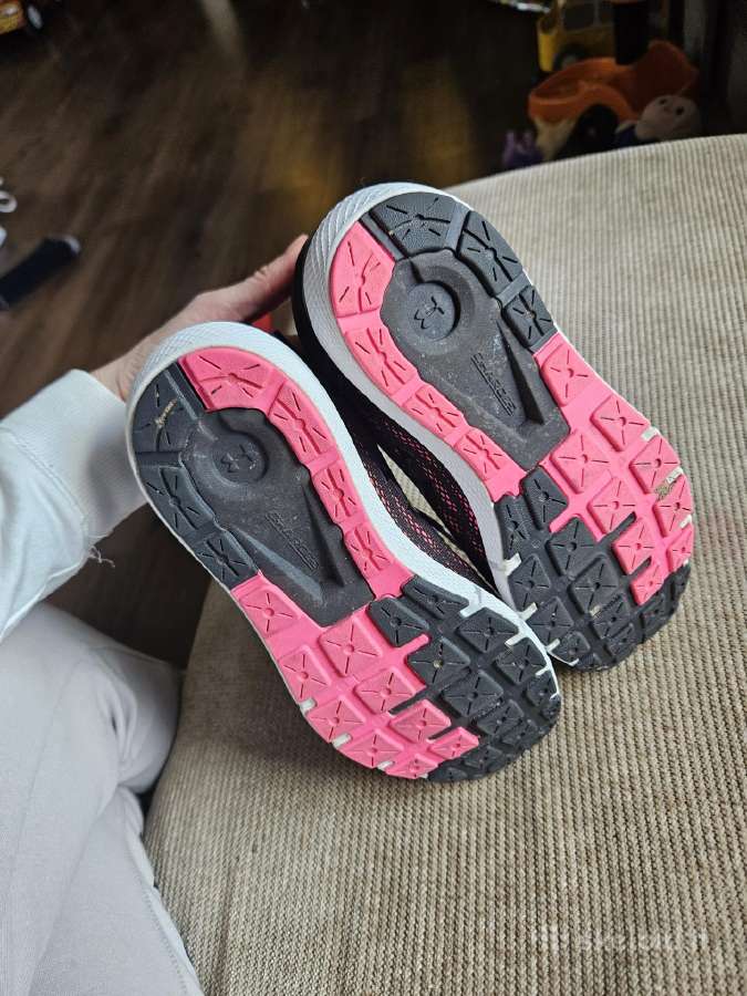 Under armour kedukai - nuotraukos Nr. 5
