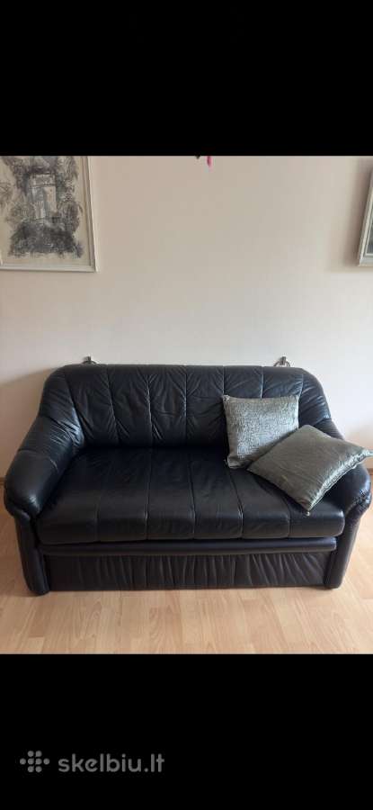 Juoda odinė Vokiška sofa