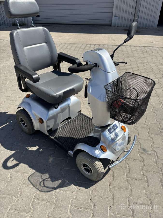 Elektrinis keturratis Skuteris