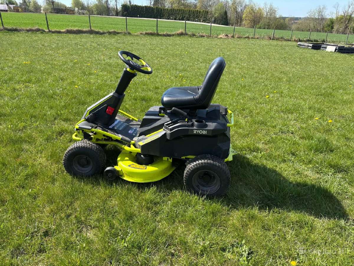 Traktoriukas žoliapjovė akumuliatorinis Ryobi