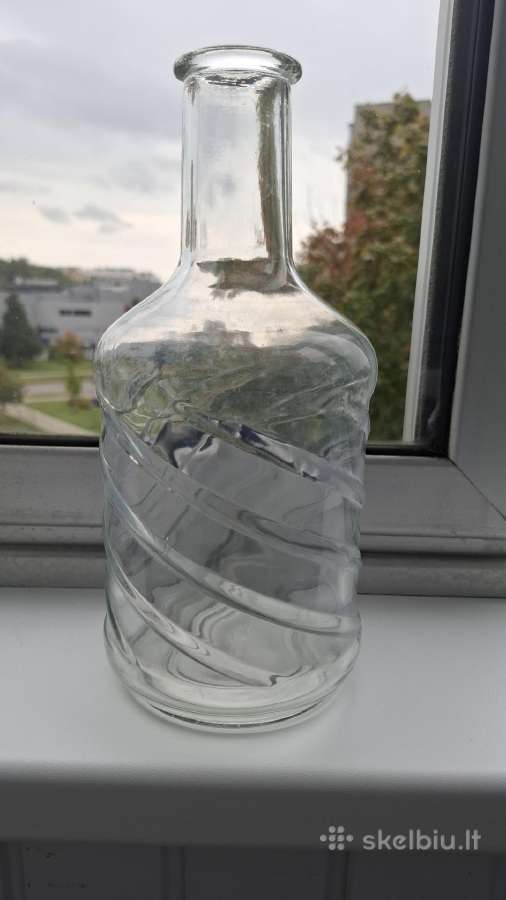 1.5l grafinas be kamščio