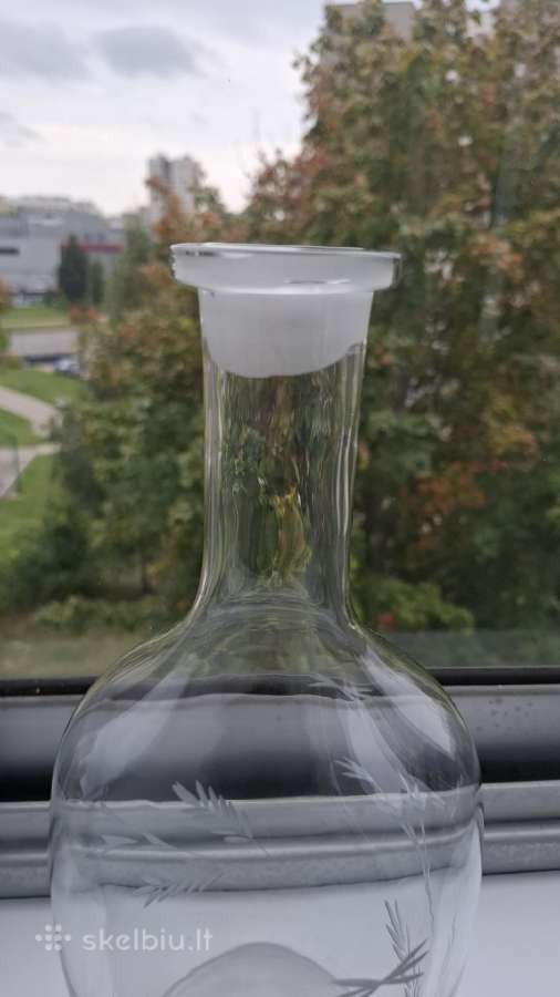 Grafinas su raižiniais be kamščio - nuotraukos Nr. 2