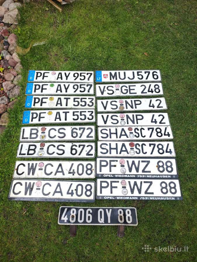 Dekoratyviniai senoviniai automobilių numeriai
