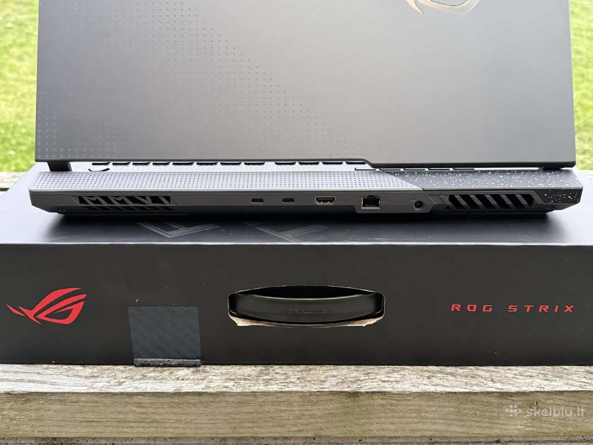 Asus Rog Strix 17 Ryzen 9 7845hx / Rtx4060 140 W
