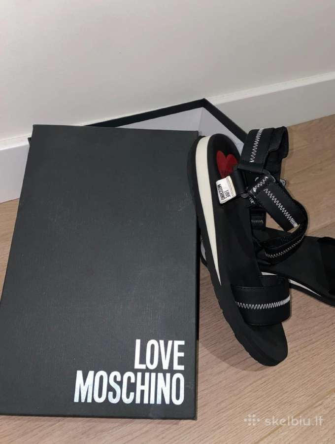 Basutės 40d juodos Love Moschino
