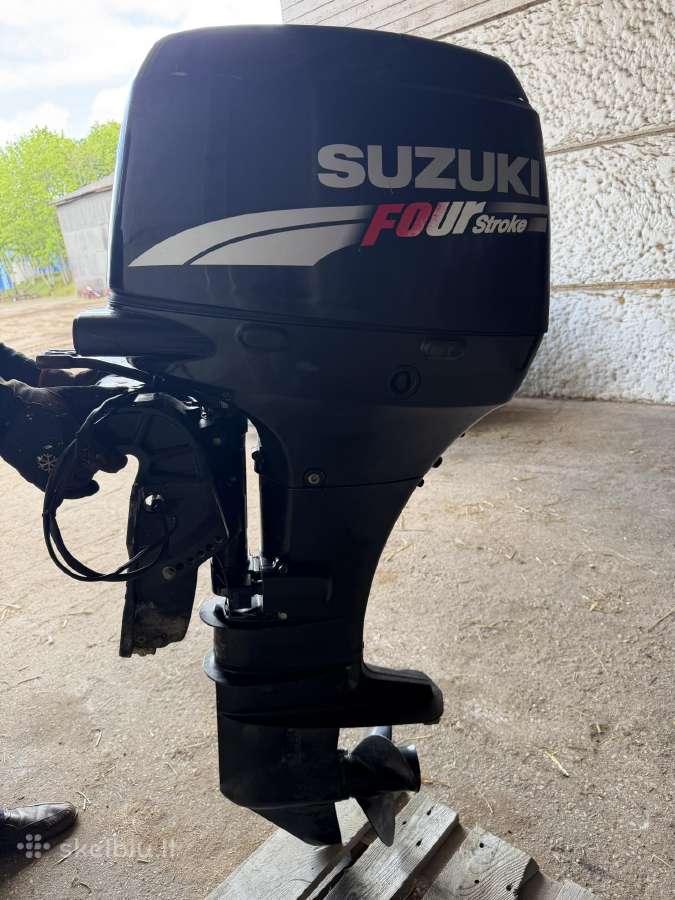 Variklis Suzuki 50