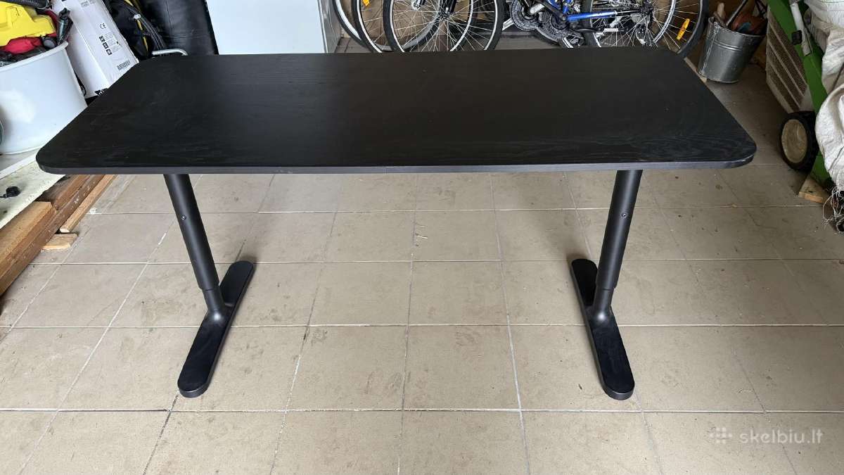 Ikea stalas