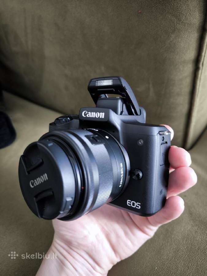 Canon M50