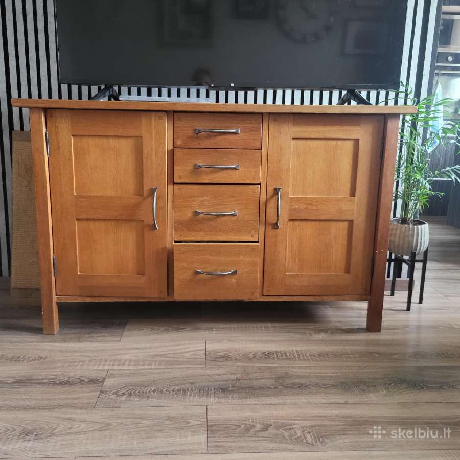 Ąžuolo masyvo komoda su stalčiais