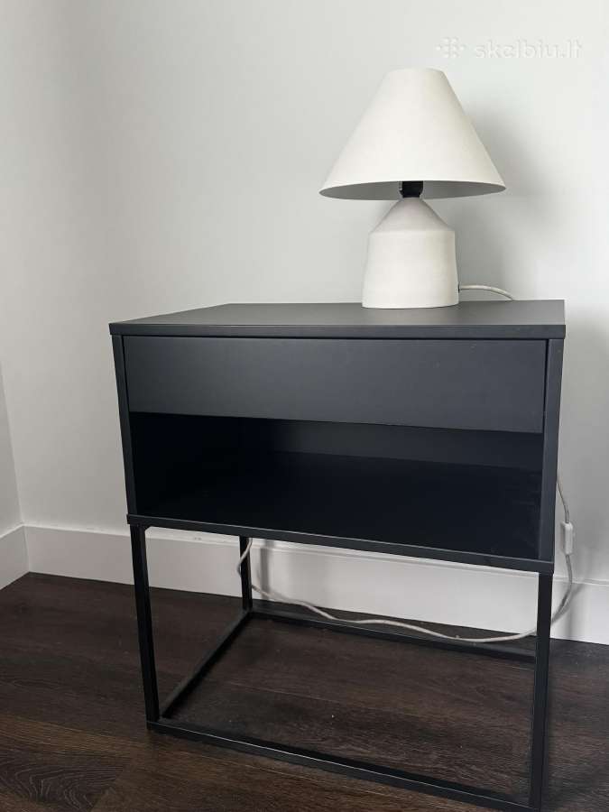 Ikea naktiniai staliukai