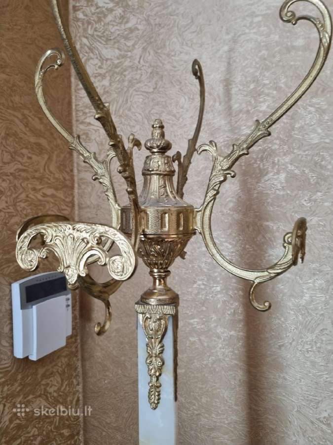 Drabužių kabykla su oniksu ir bronza