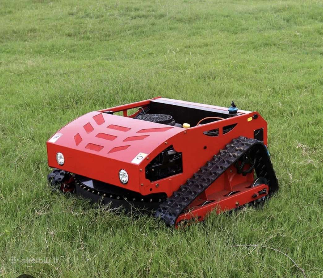 Pjaunu žolę su dyzeliniu mulčiariu