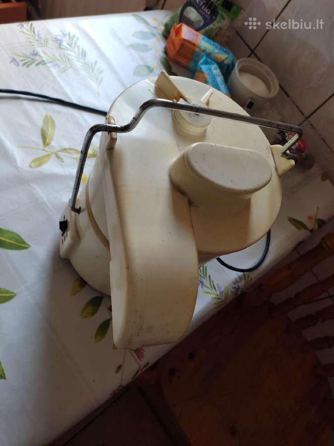 Senovinė elektrinė tarka-sulčiaspaudė (veikianti)