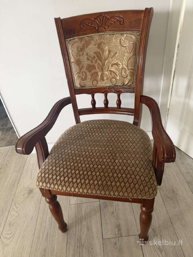 Parduodu 2 klasikines kėdes