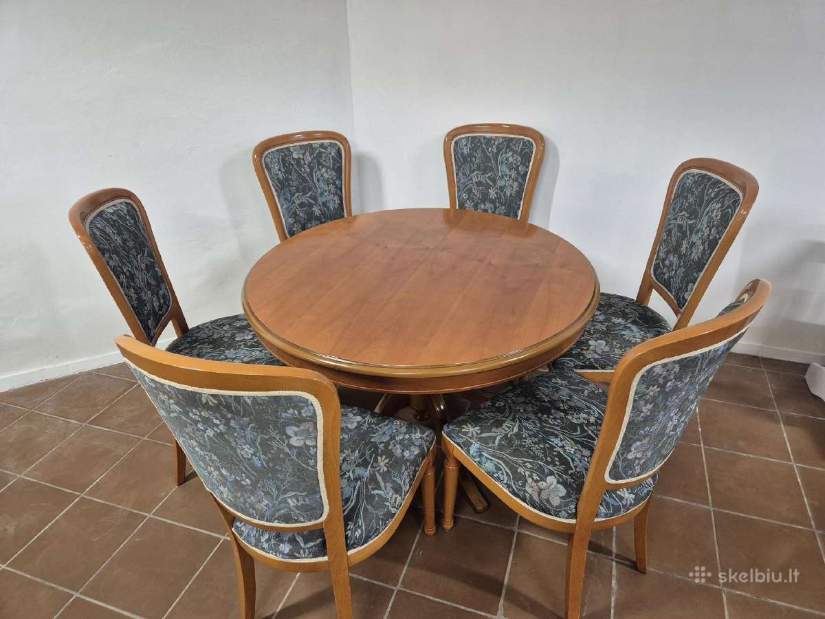 Itališkas medinis stalas su kėdėmis