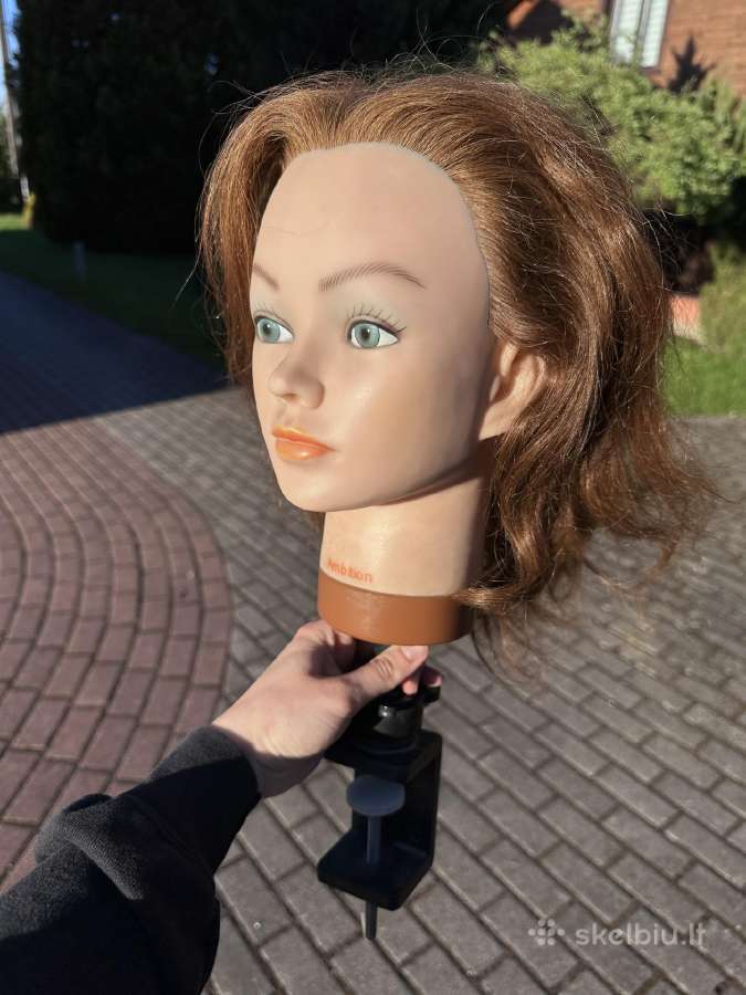 Manekeno galva kirpėjui