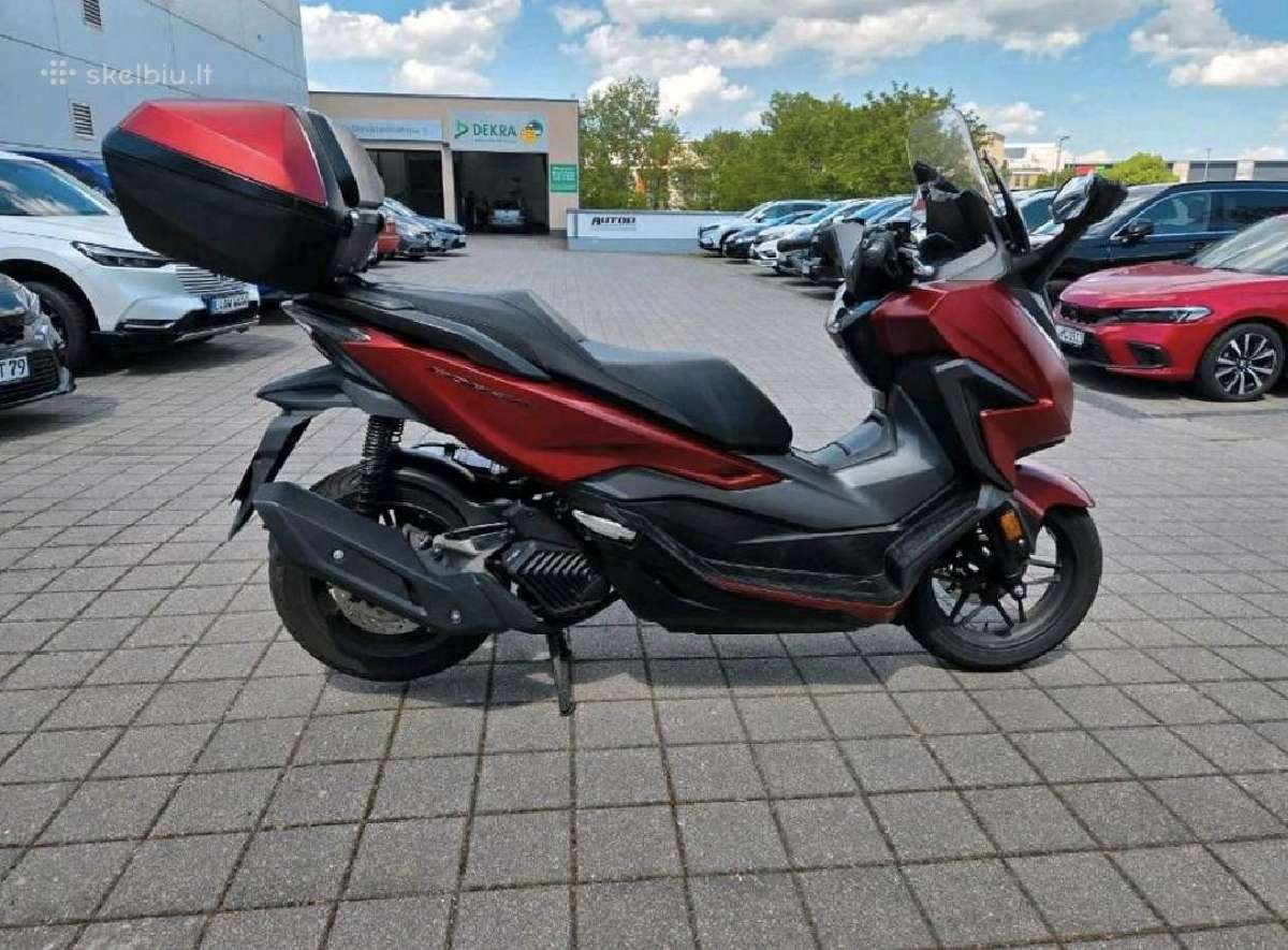 Honda forza 125