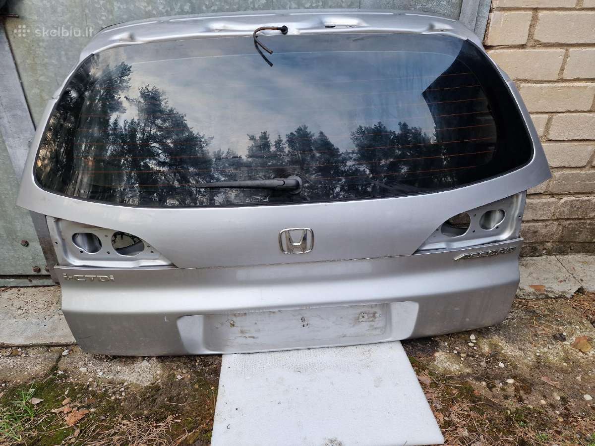 Honda Accord [universalas] bagažinės dangtis.