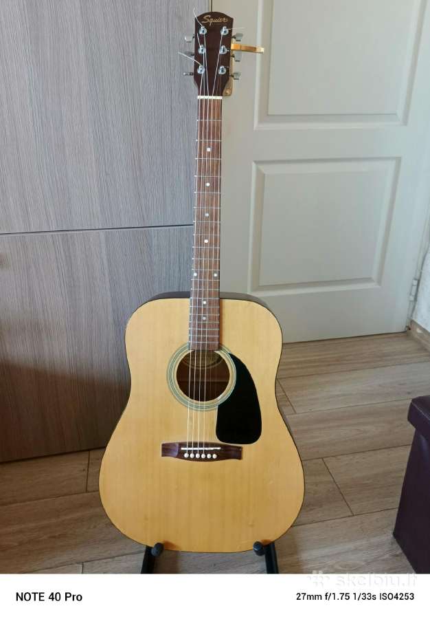 Gitaros akustines