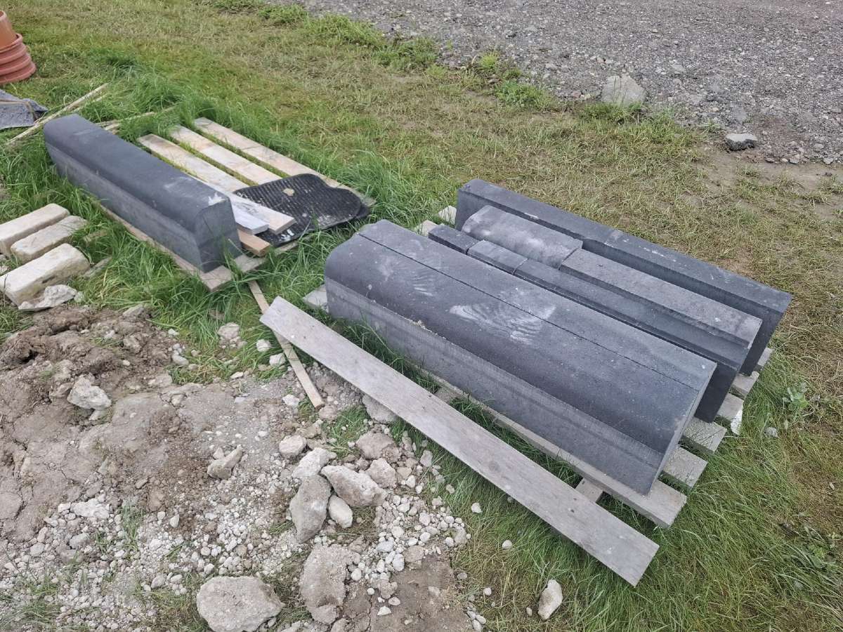 Dovanoju gatvės užvažiavimo bortus