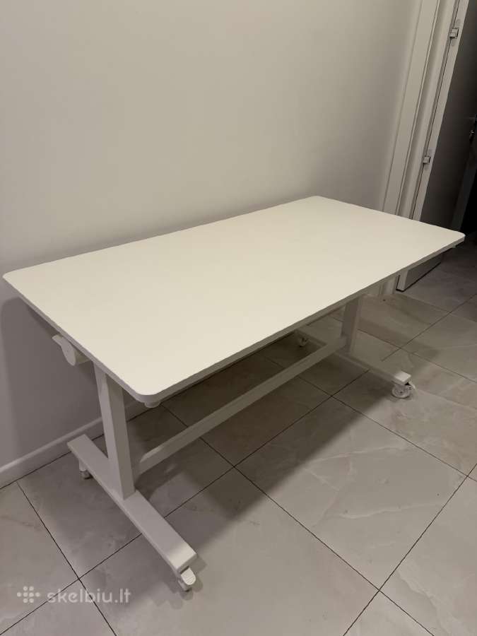 Ikea stalas