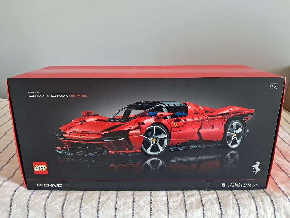 Lego Technic Ferrari Daytona Sp3 (42143)