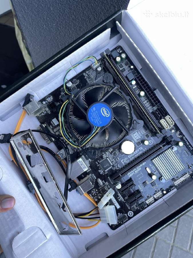Motinine plokšte + RAM