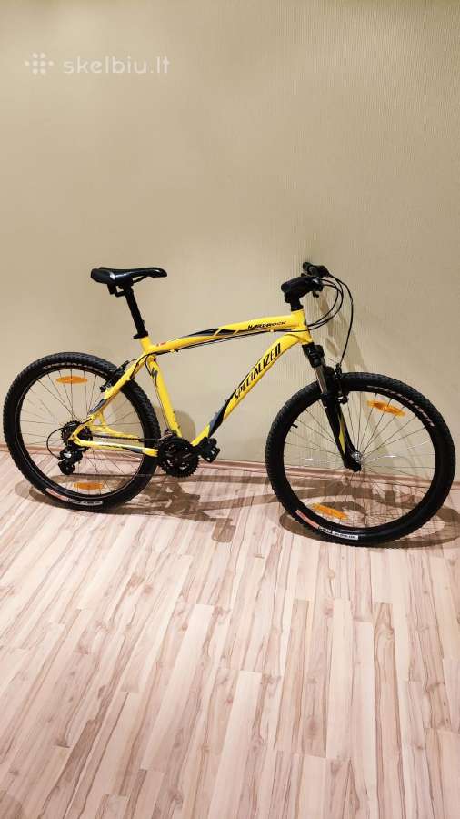 Išskirtinis ir labai lengvas Specialized Hardrock