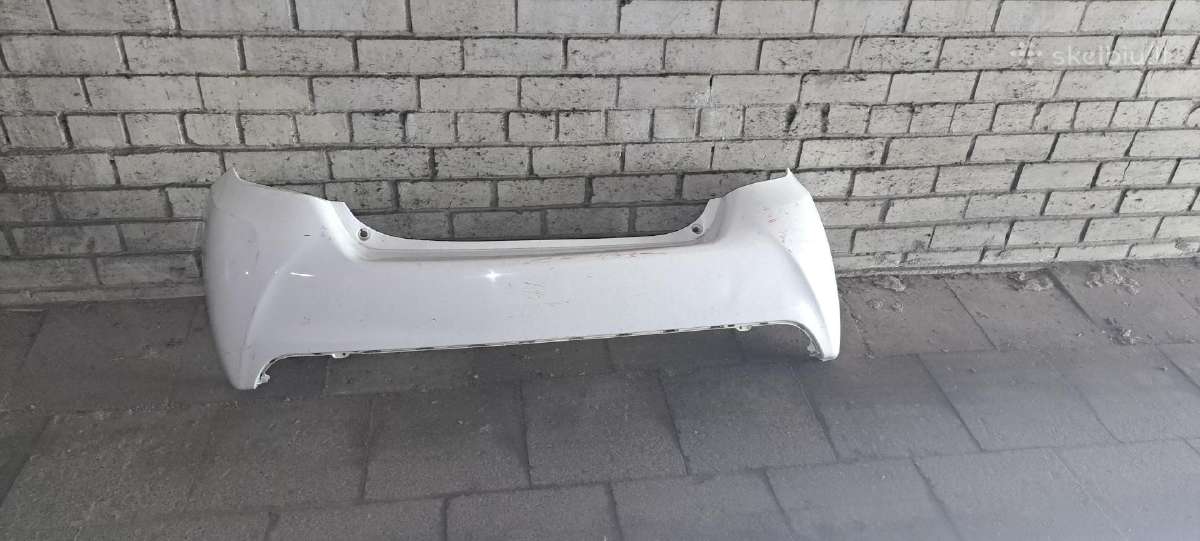 Parduodu Toyota yaris priekini bamperi